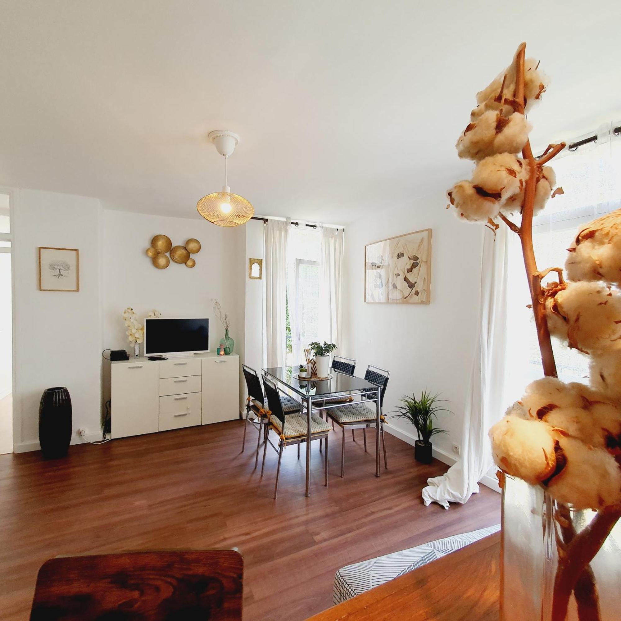 Sejour Cosy Pres De Paris T3 Cuisine Ouverte Et Bar *