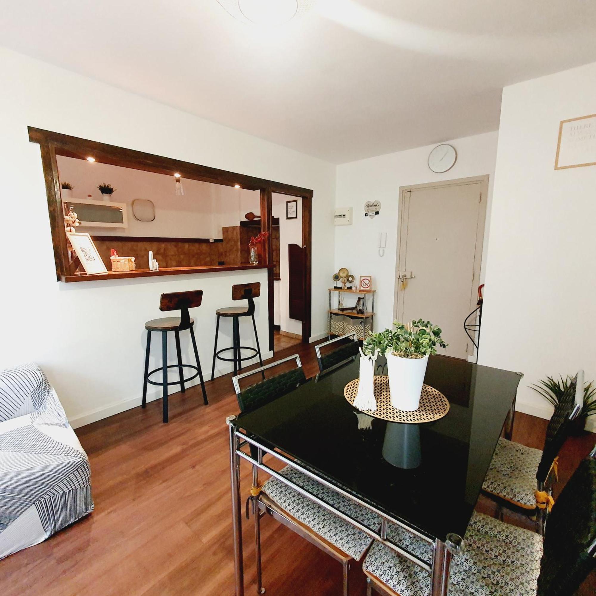 Sejour Cosy Pres De Paris T3 Cuisine Ouverte Et Bar Apartamento Ris-Orangis